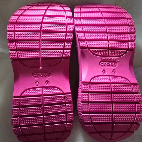 Barbie TheMovie Mega Crush Crocs Pink Women's Size 8  BRANDNEW!💗 - Picture 6 of 6